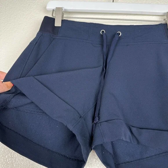 ATHLETA Midtown Short Navy 0 - Picture 4 of 7